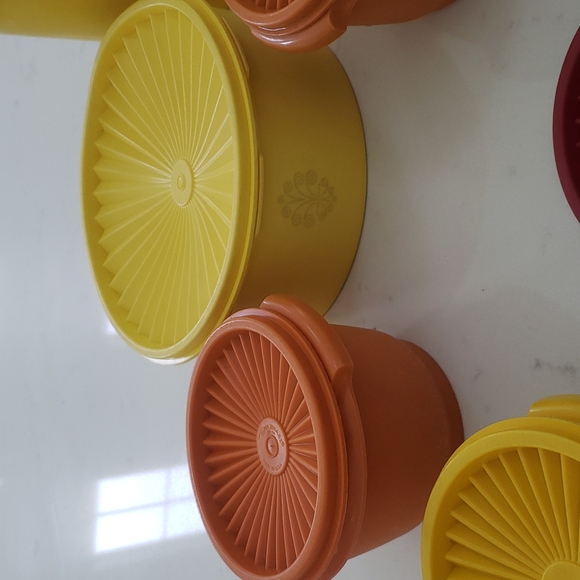 Vintage Retro TUPPERWARE Containers with Lids ๐ - Picture 3 of 9